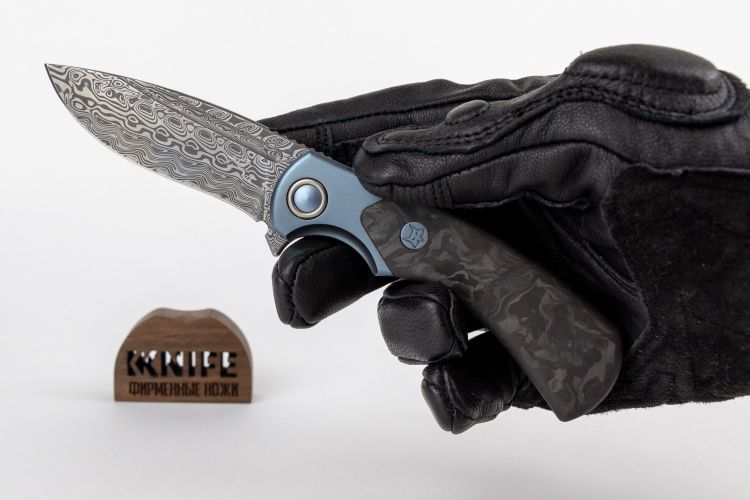 Нож "40-Anniversary Knife" Carbon Fiber & Blue Titanium Damasteel FOX Knives FX-F2017D фото 1 &mdash; Kknife