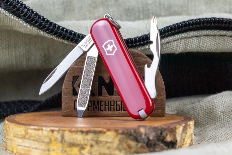 Нож-брелок "Rally" X55CrMo14 Cellidor 0.6163 от Victorinox фото 1 &mdash; Kknife